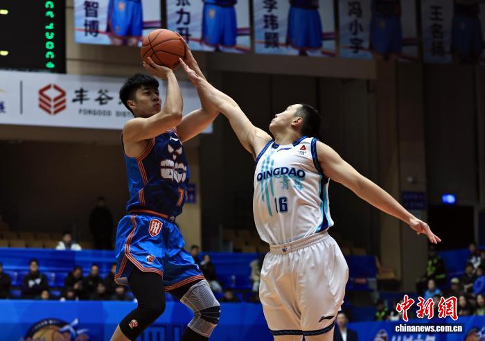 四川男篮双外援首战告捷难阻连败 青岛男篮强势