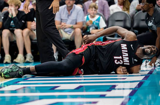 热火对阵黄蜂争议判罚引争议 裁判组赛后复盘确