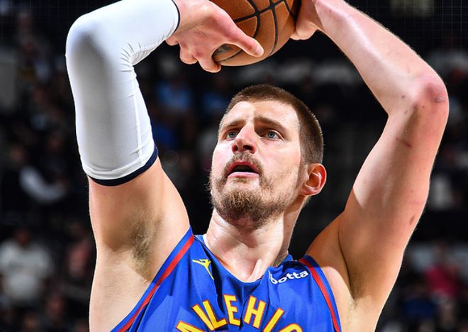 森林狼逆转掘金总比分1-1 约基奇末节爆发难救主